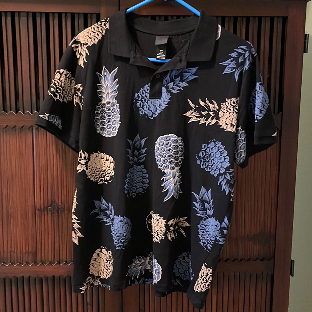 H & M men’s top. With pineapples 🍍